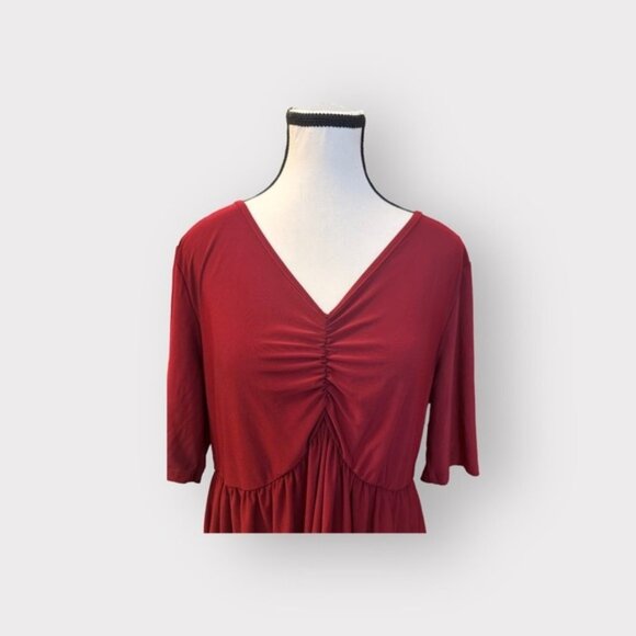 Women’s Torrid Deep Red Studio Knit V-Neck Ruched Front Babydoll Tee 2 2XL XXL - Picture 10 of 13